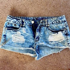 Low waisted jeans shorts!:)